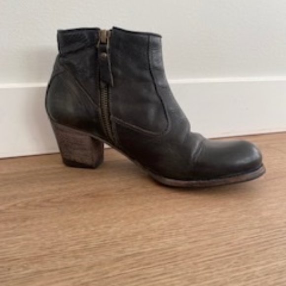 n.d.c Made by Hand Distressed Leather Black Sunday Heel Zip - Picture 7 of 9